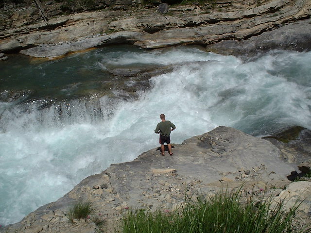 Whitewater_-_'triple_step'_on_the_river_Guil_in_French_Alps