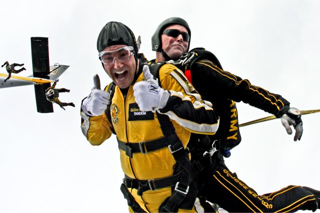 tandem skydivers
